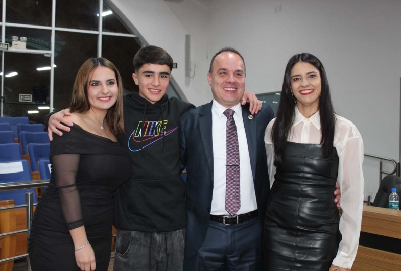 Dr. Marcos César, esposa Amanda, filhos Allana e Pablo