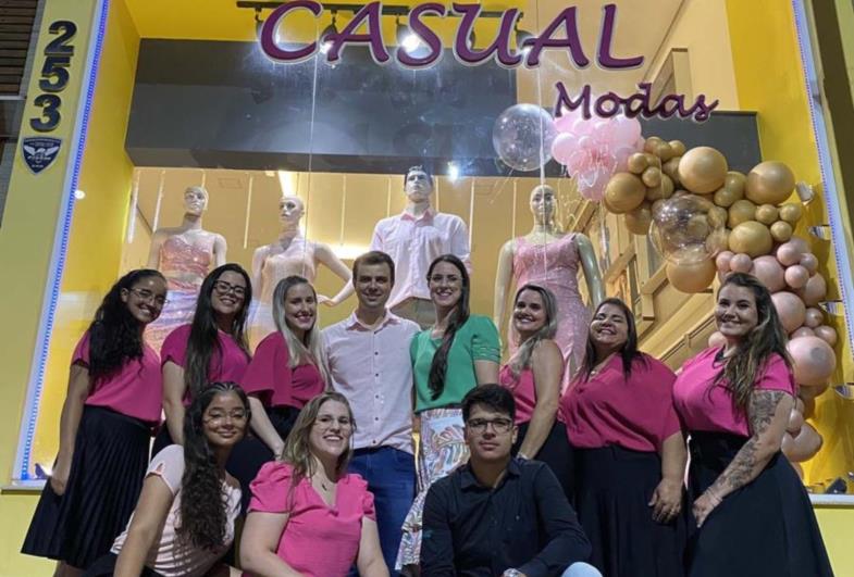 Casual Modas realiza coquetel para clientes em Fartura