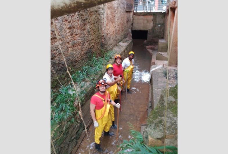 Meio Ambiente, Defesa Civil e Bombeiros inspecionam galerias pluviais submersas em Avaré