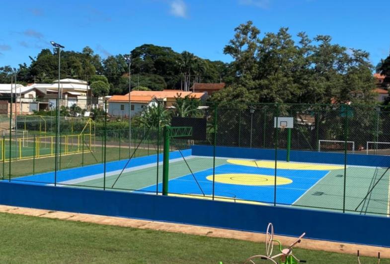 Prefeitura de Timburi realiza melhorias  no Complexo Esportivo Francisco Viana 