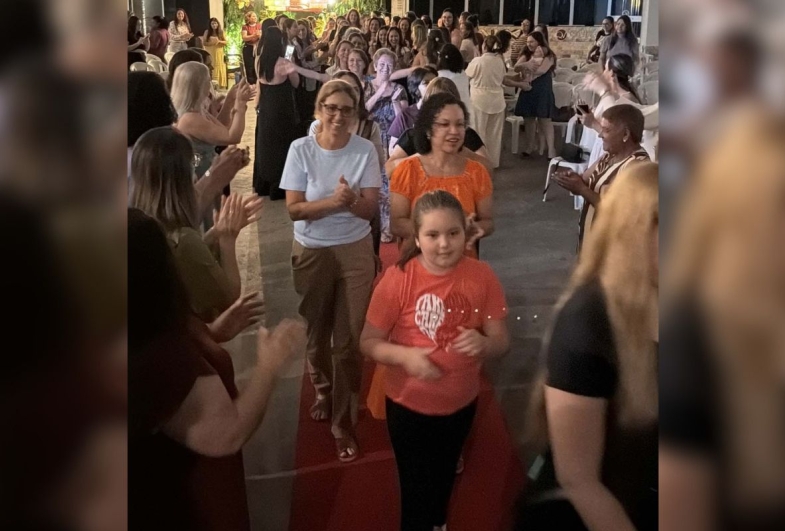 Participantes atravessaram um tapete vermelho, em um dos momentos mais emocionantes da noite
