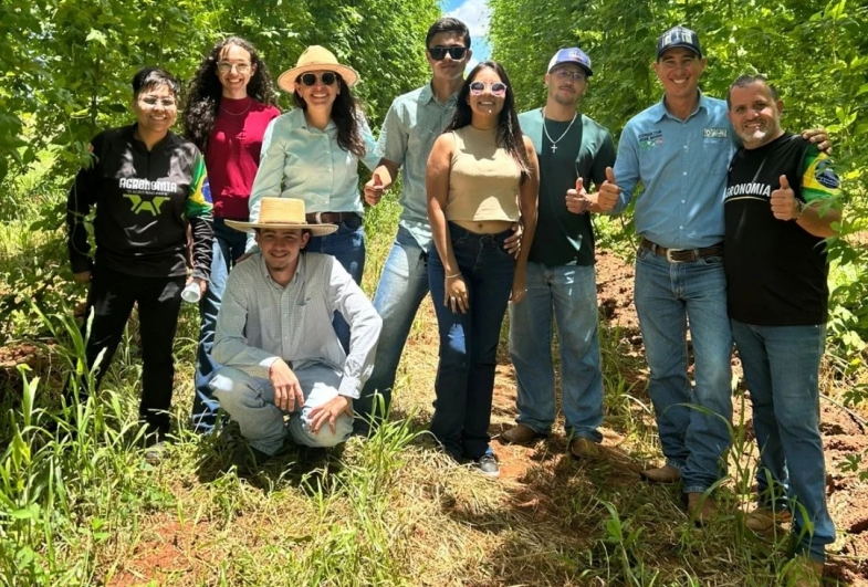 Alunos de Agronomia da FIT visitam plantação de lúpulo