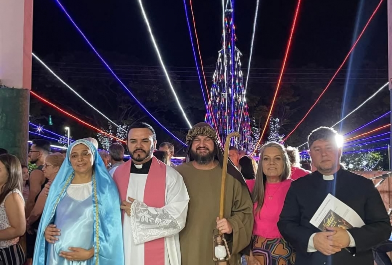 Taguaí inicia Natal Mágico das Crianças com enfeites e shows