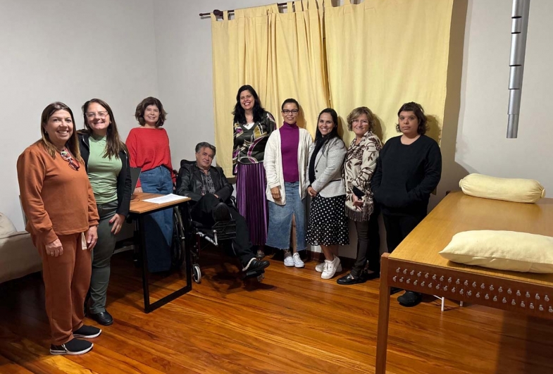 Musicoterapeuta Roque Lara traz a Mesa Lira e Tubos Sonoros para Fartura e introduz técnica inovadora de terapia vibroacústica na região