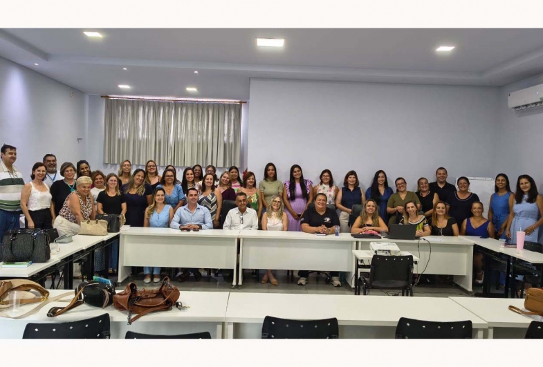 Primeira-dama de Fartura participa de encontro para fortalecimento da Assistência Social