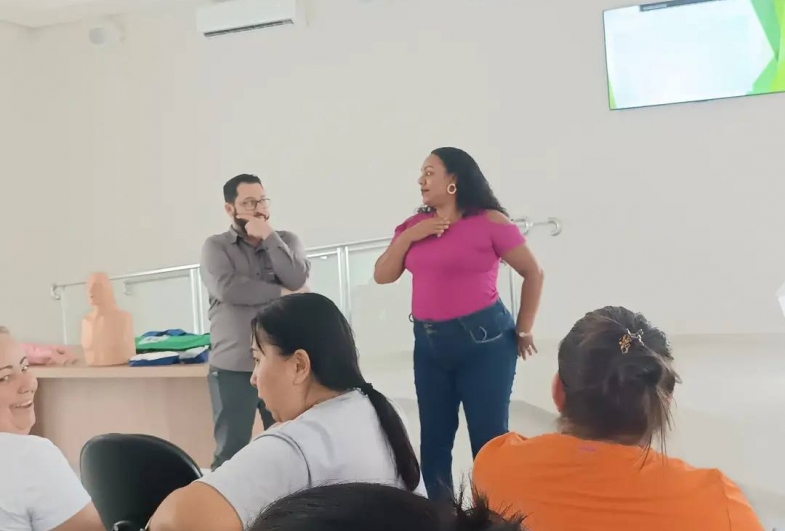 Funcionários da rede municipal de ensino de Cel Macedo participam de Curso de Formação em Primeiros Socorros