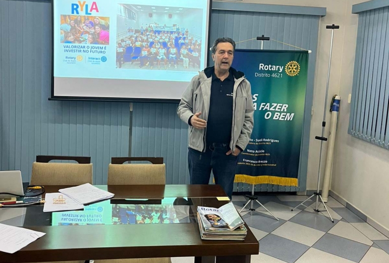 Nelson, representante do Rotary Clube de Taquarituba