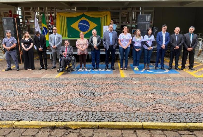 Desfile Cívico leva surpresas e emoção a milhares de farturenses