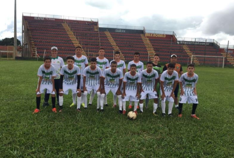 Garotos da escolinha de futebol de Timburi participam de amistoso em Santa Cruz do Rio Pardo 