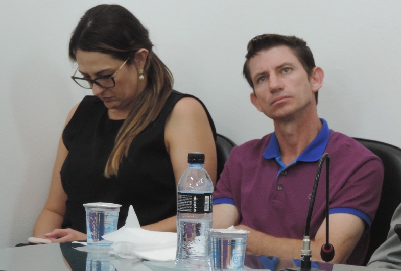 Advogada Gabriela Gomes Elias e vereador Luiz Timburi