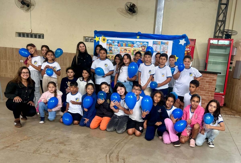 Campanha Abril Azul busca ampliar o conhecimento da sociedade sobre o autismo