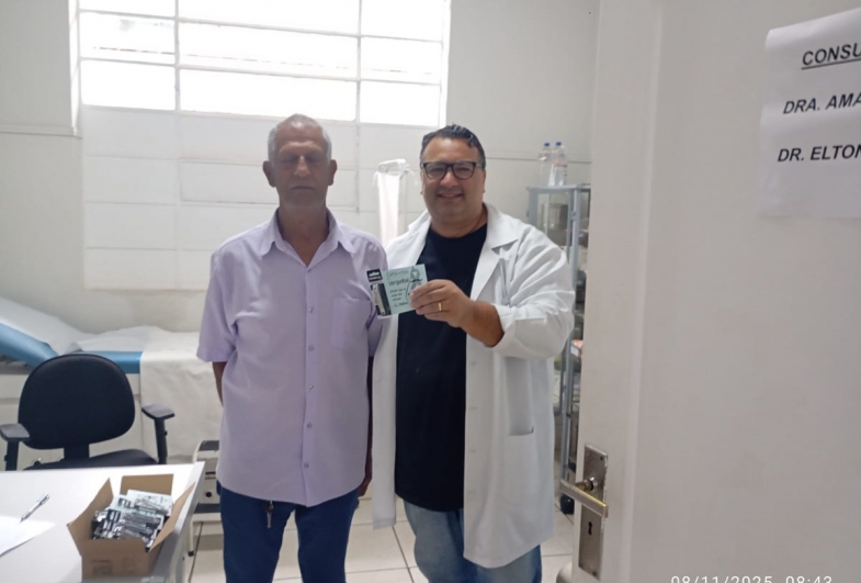 Dr. Ney e paciente atendido