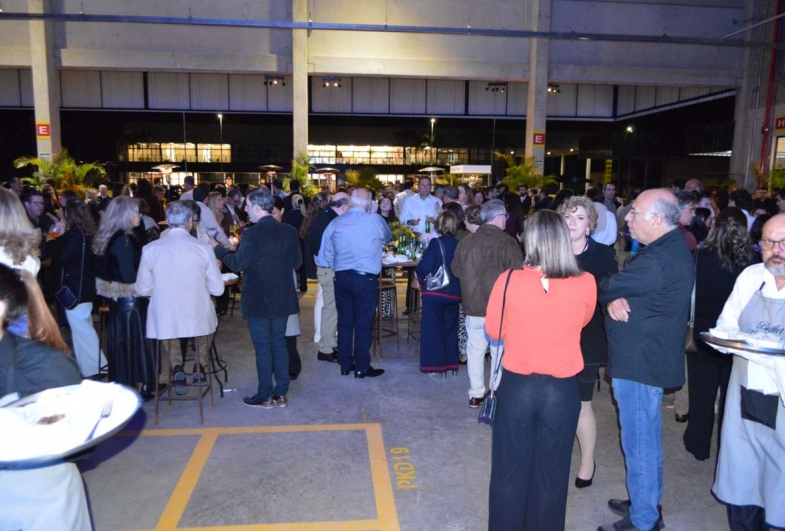 Amigos, familiares, clientes, fornecedores e parceiros estiveram presentes na inauguração