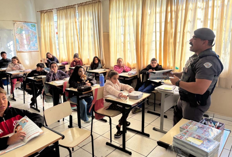 O curso em Fartura está sendo ministrado pelo Cabo PM Freire