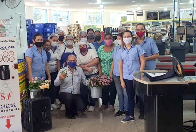 Grupo São Francisco Homenageia as mulheres em seu dia em Fartura e Piraju