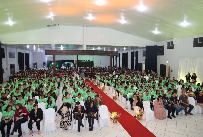 Espaço Garibaldi ficou tomado com os alunos medalhistas da OMASP