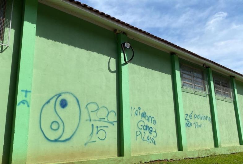 Crime: Prédio do Fundo Social é pichado por vândalos