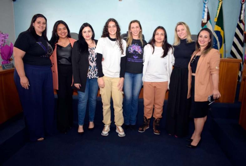 Primeira-Dama e Coordenadora de Direitos da Mulher de Fartura participam de Fórum sobre Violência em Taguaí