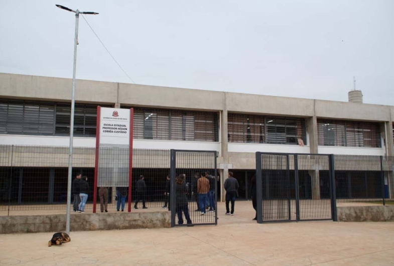 Nova Escola Estadual Professor Hézion Corrêa Custódio  foi inaugurada na terça-feira (8), no Jardim da Serra II