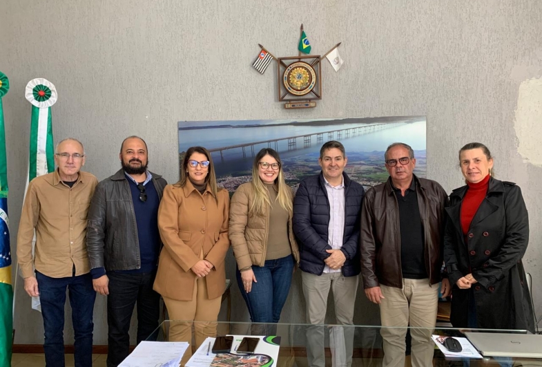 Prefeito de Fartura recebe representantes do ITESP para início da regularização fundiária