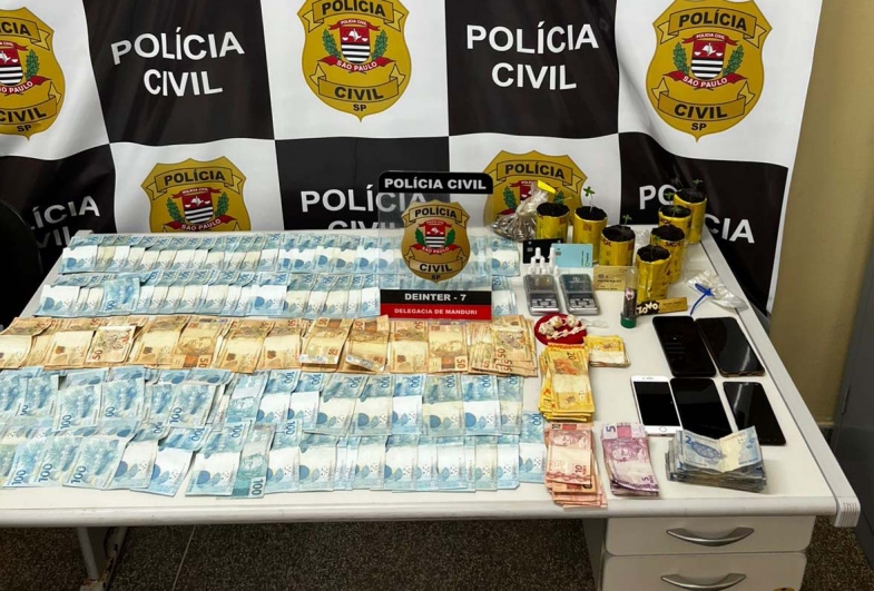 Homem é preso com drogas e mais de R$ 16 mil em dinheiro