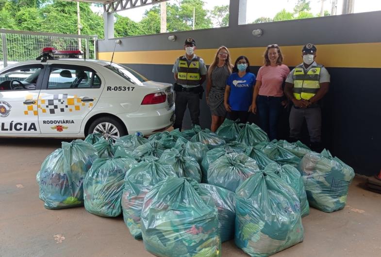 Abova envia doação de roupas para vítimas de enchentes no litoral 