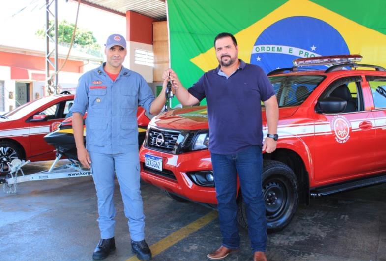 Jô é homenageado em solenidade no Corpo de Bombeiros