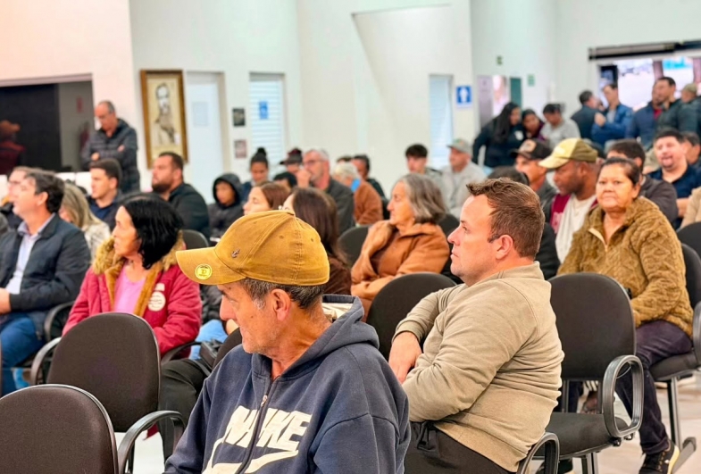 Público presente durante a visita do deputado