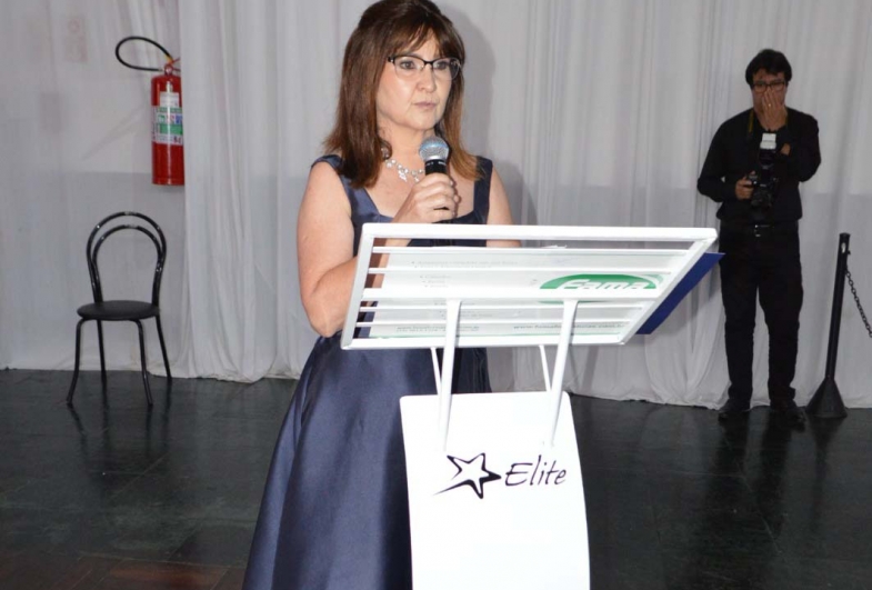 Mantenedora e diretora acadêmica Erika Filonzi Menk