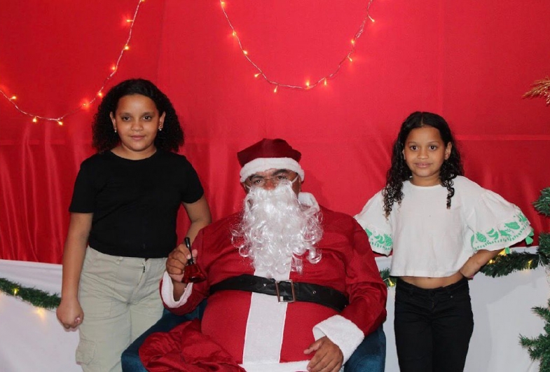 Magia e emoção marcam a chegada do Papai Noel em Fartura