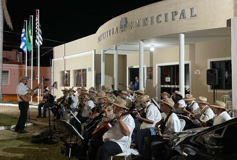 A Orquestra Regional de Viola Caipira apresentou clássicos da música sertaneja raiz