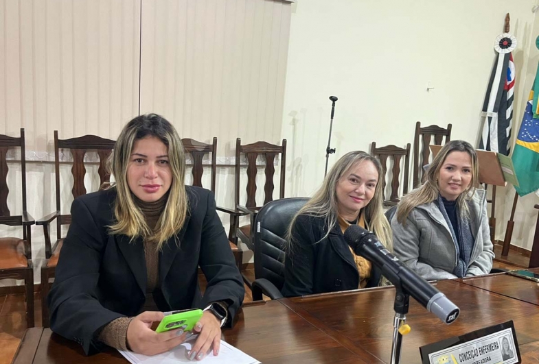 Vereadoras Ana Carla Teles,  Conceição e Camila Bagnatori