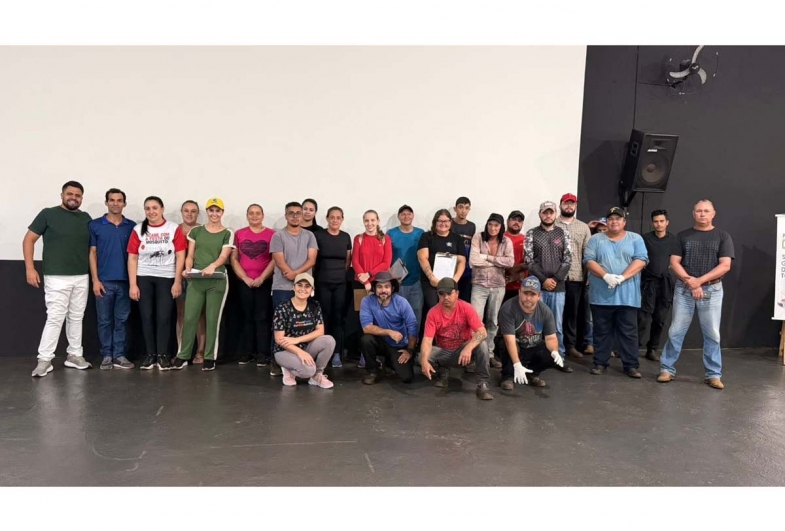 Secretaria de Saúde organiza arrastão contra dengue em Timburi