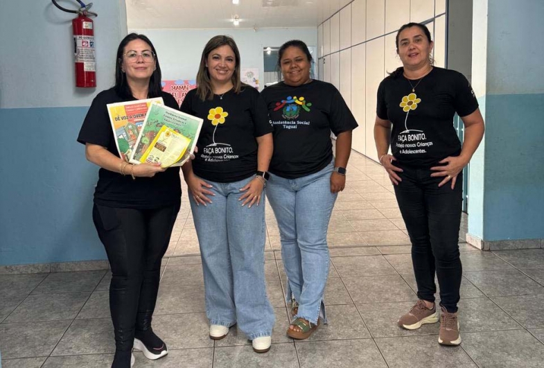 Momento da ação na escola municipal Arlindo Bergamo