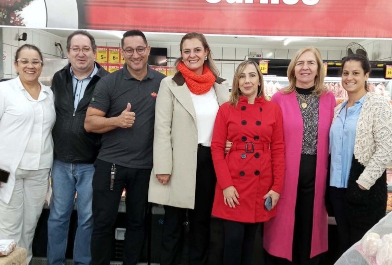 Supermercado São Francisco de Fartura comemora Dia dos Pais com café da manhã e sorteio especial