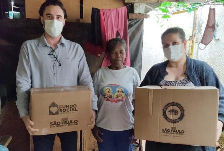 Prefeitura de Itaí entrega cestas e hortifrútis aos munícipes