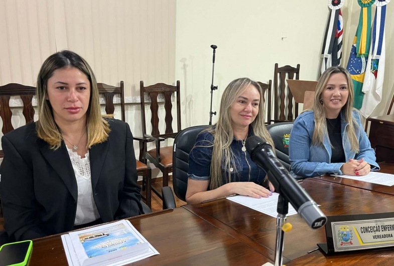 Vereadoras Ana Carla Teles, Conceição e Camila Bagnatori