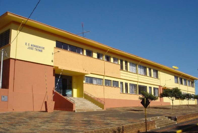 Escola Estadual Trombi comemora 66 anos de história em Fartura