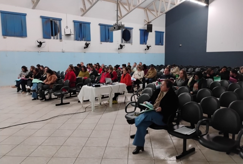 O evento reuniu servidores públicos e colaboradores