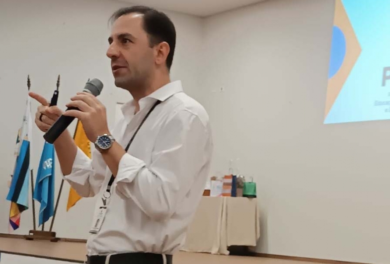 Professor mestre  Alexandre Mazeto