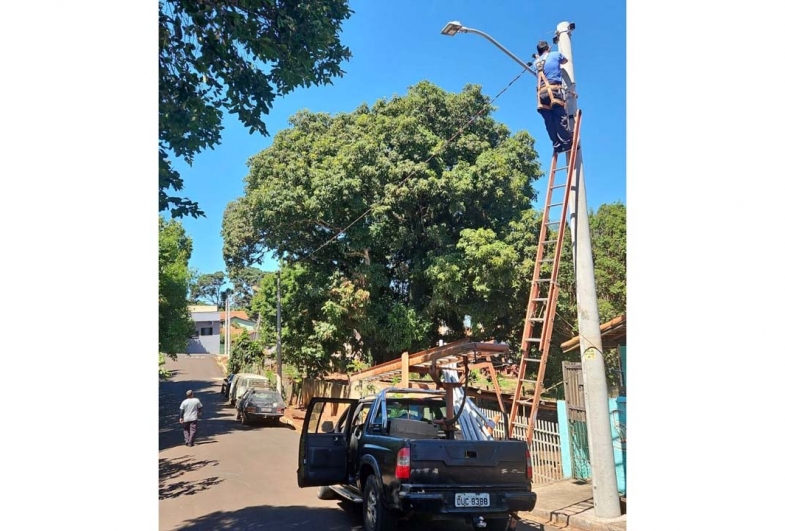 Prefeitura de Timburi avança na iluminação pública com troca de luminárias e instalações de novos pontos