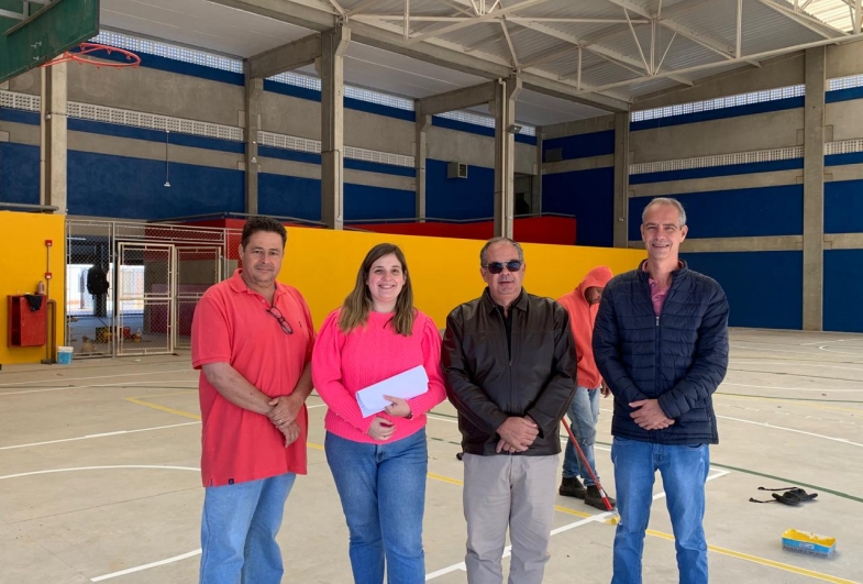 Engenheiro Edigar Heitor Avi Júnior, Kamila Pontello Marcato de Andrade, prefeito Marcão do Haras e engenheiro Danilo Mendes Gonçalves