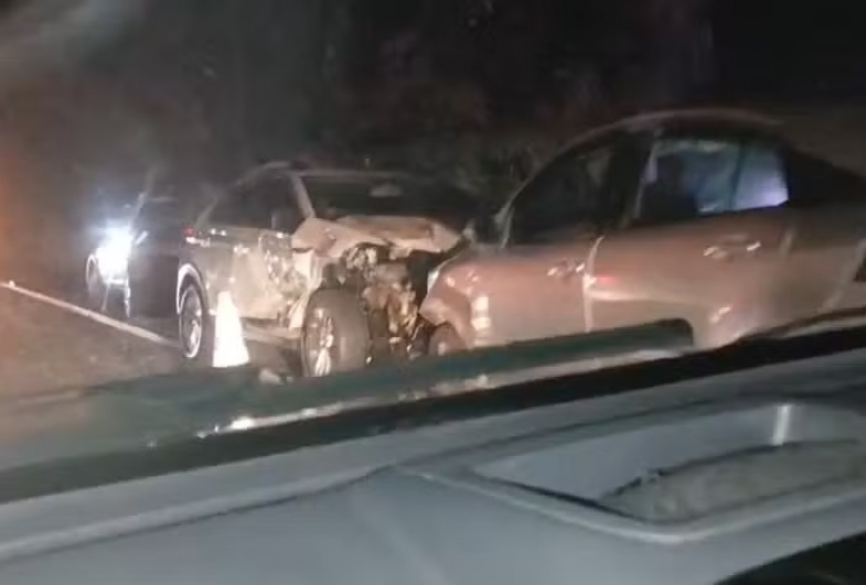Quatro pessoas ficam feridas após acidente em Sarutaiá na rodovia SP-287