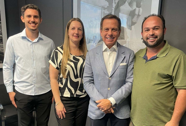 Vereador Carlos Rodolfo, presidente da Câmara  Regina Bergamo, ex-governador João Doria e  assessor parlamentar Carlinhos do Povo