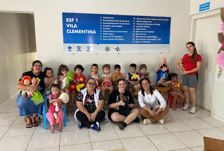 Crianças da Escola Delmira de Taguaí visitam sala de vacina da ESF Vila Clementina no “Dia Nacional de Vacinação”