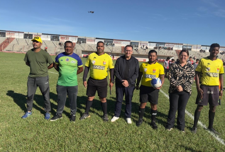 Arbitragem com o secretário Bagaceira, prefeito Roberto Araujo e vereadora Ana Paula