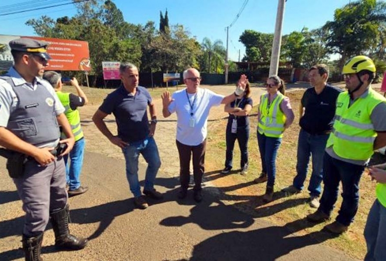 Representantes da Artesp realizam visita técnica na SP-255 em Avaré