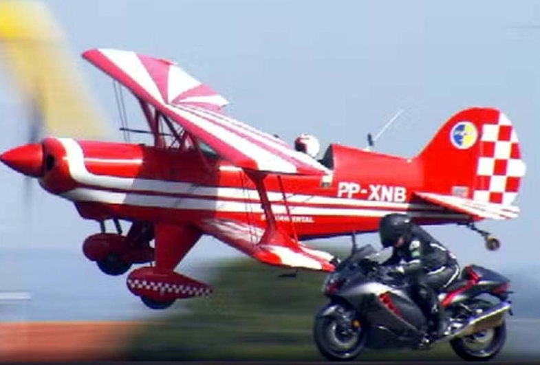 Piloto recriou cena de 'Top Gun' em evento aéreo um dia antes de morrer em queda de avião em Bauru