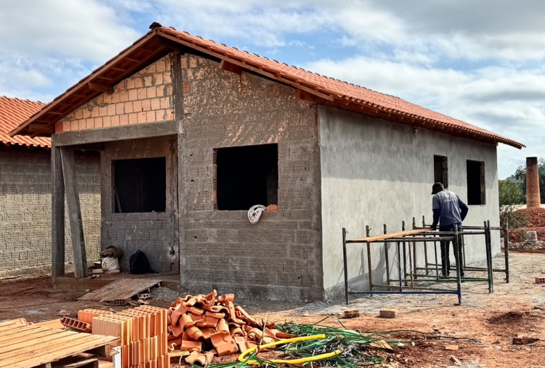 Trabalhos seguem no empreendimento habitacional de Fartura