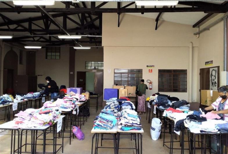 Projeto de doação de roupas do Fundo Social beneficia 530 famílias